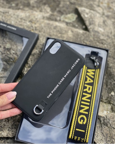 Obal na iPhone X Marc Jacobs s klíčenkou